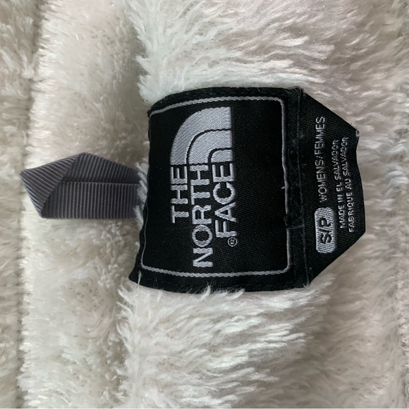 EUC The North Face Denali Jacket - Picture 10 of 15